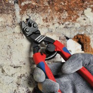 Clesti pentru fier beton “CoBolt” , cleste cu degajare in lama de taiere cu strat protector negru si manere subtiri, Knipex
